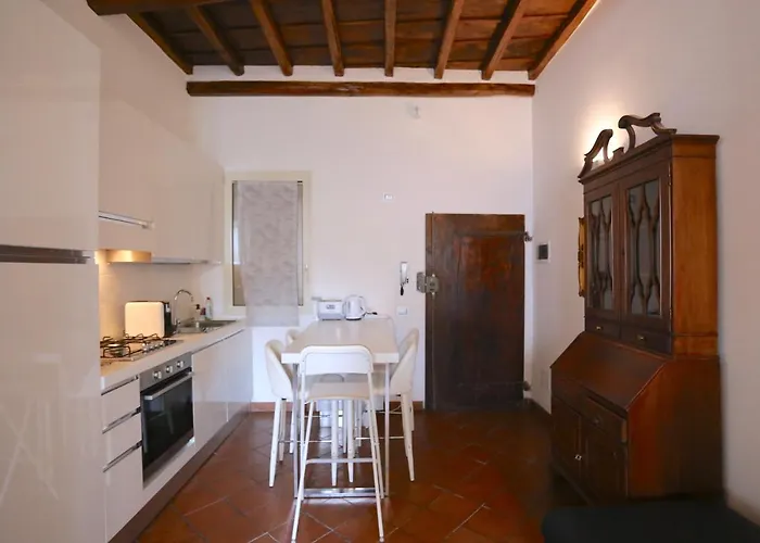 Benedetta 22 - Trastevere